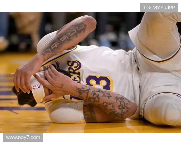 阿里纳斯直言三球纹身太多难做门面 即使老詹拍广告也需遮住纹身 阿里纳斯直言三球纹身太多难做门面 即使老詹拍广告也需遮住纹身